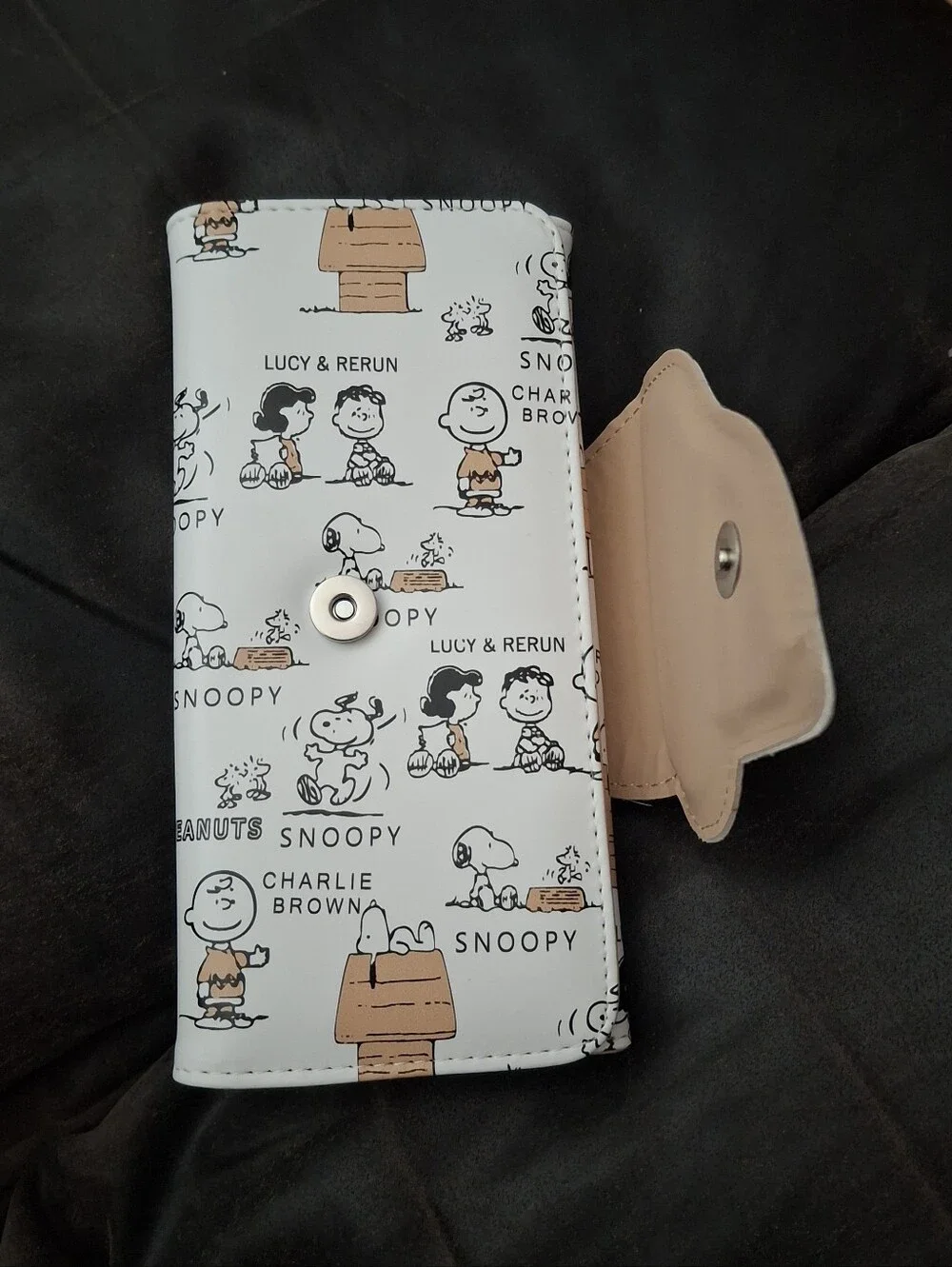 Peanuts Charlie Brown Snoopy White Bifold Wallet